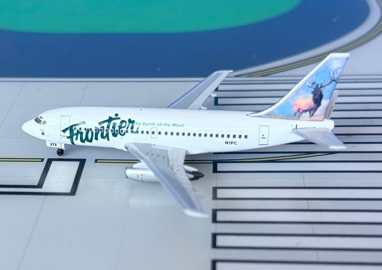 Frontier Boeing 737-200/Adv N1PC Elk/Ram tail 1:400 scale diecast Aeroclassics