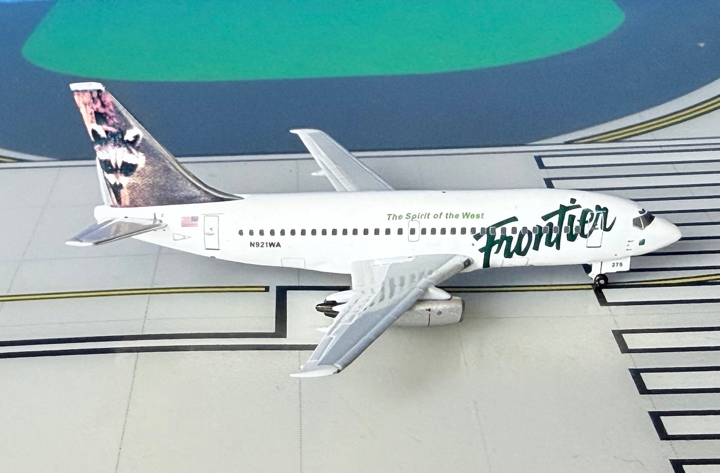 Frontier Boeing 737-200/Adv N921WA Raccoon tail 1:400 scale diecast Aeroclassics