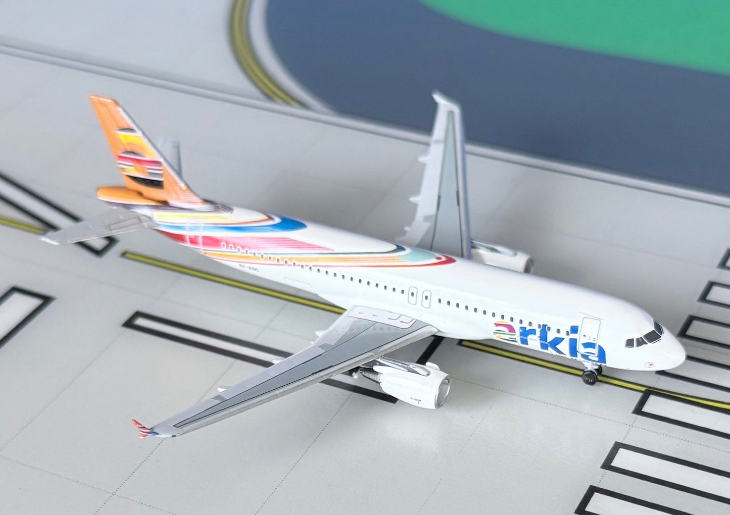Arkia Israel Airbus A320-214 4X-AGO current colors 1:400 scale diecast Aeroclassics