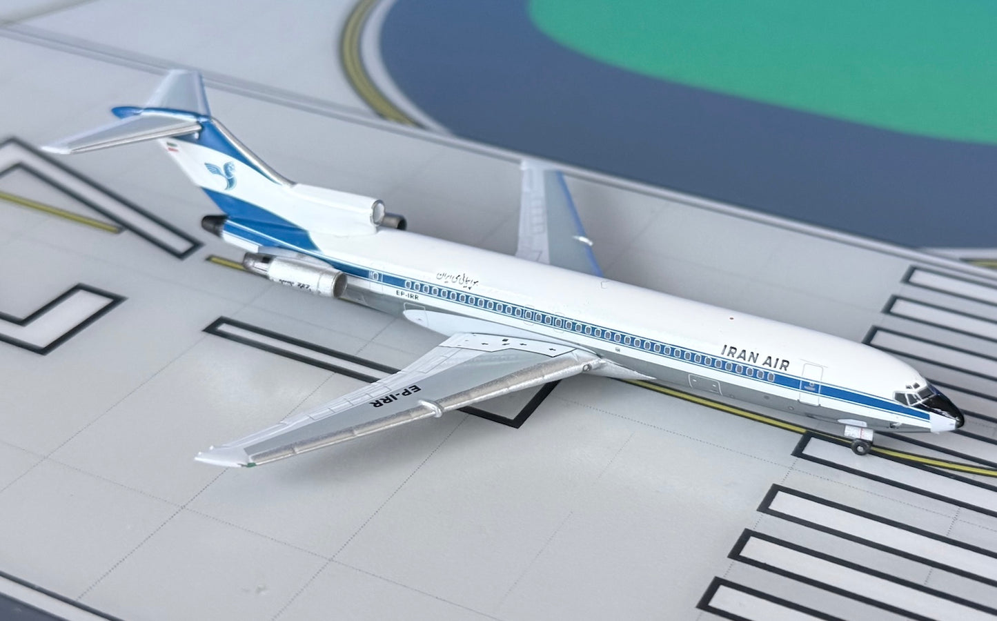 Iran Air Boeing 727-200/Adv EP-IRR 1970's colors 1:400 scale diecast Aeroclassics