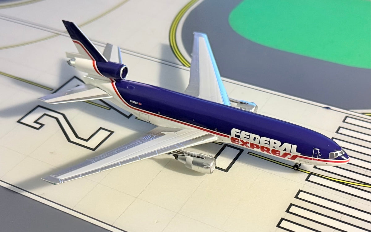 Federal Express Douglas DC-10-10(F) N68056 1980's 1:400 diecast Aeroclassics