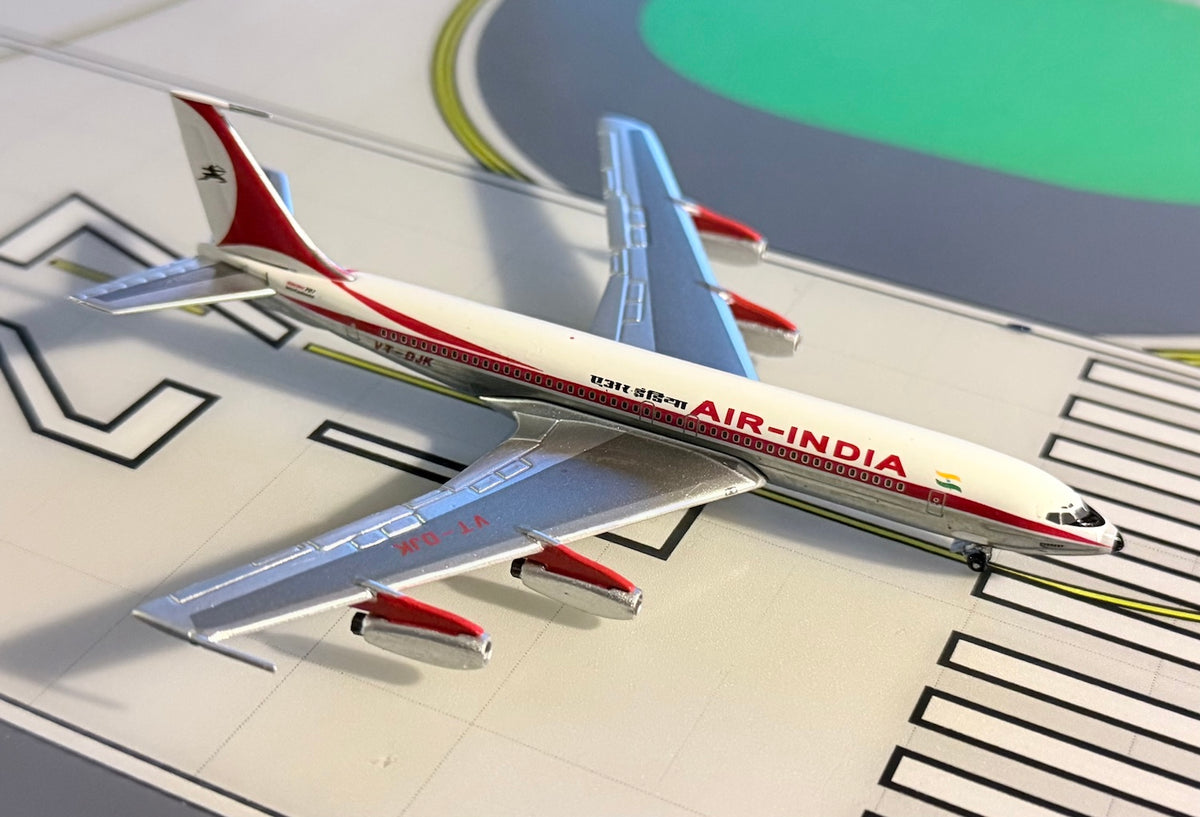 Air India Boeing 707-437 VT-DJK Delivery colors 1:400 scale diecast Aeroclassics