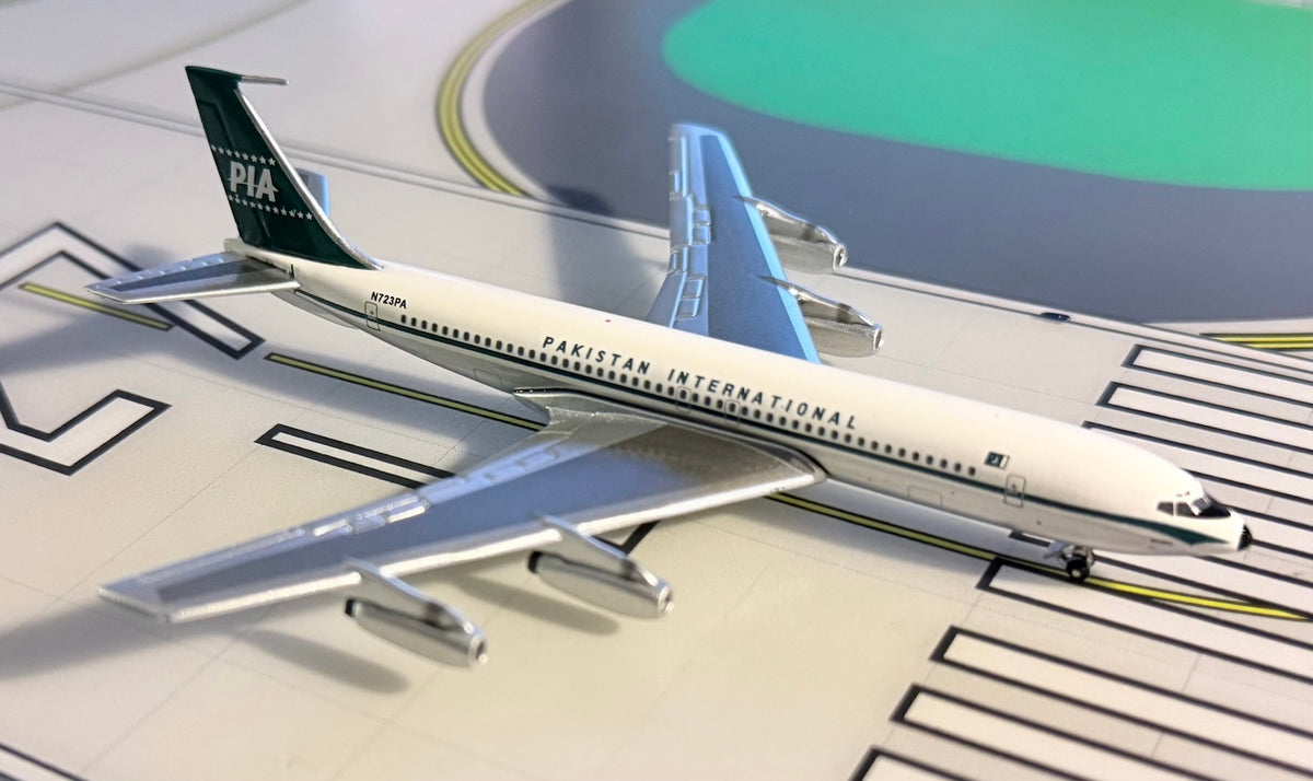 Pakistan Int'l Boeing 707-321 N723PA 1960's 1:400 scale diecast Aeroclassics