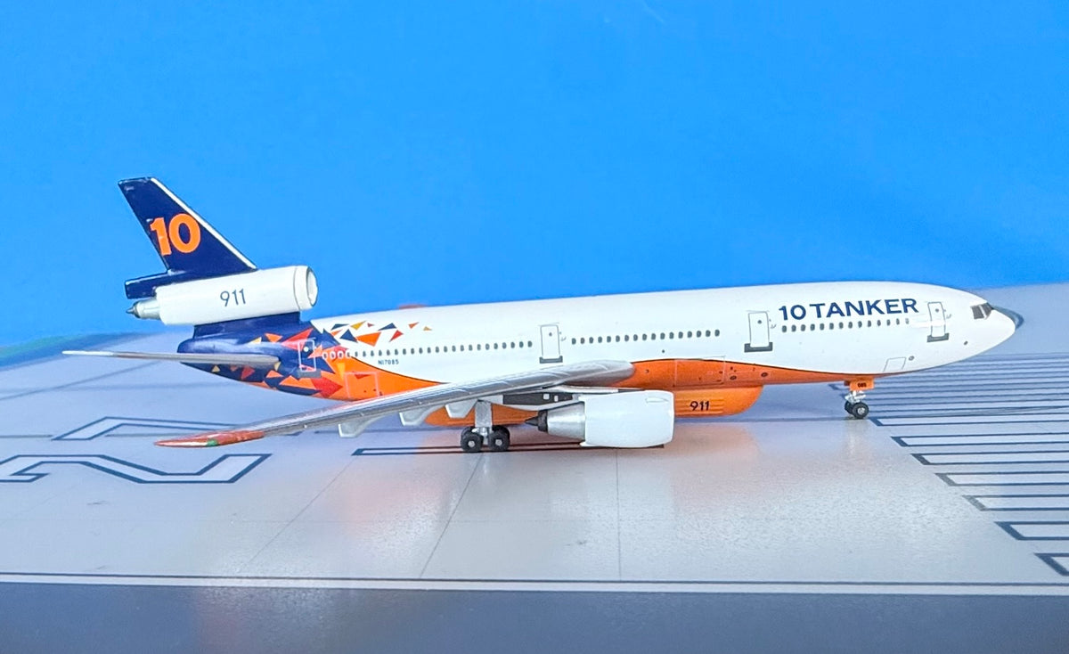 10 Tanker Air Carrier DC-10-30 N17085 "911" 1:400 scale diecast Aeroclassics
