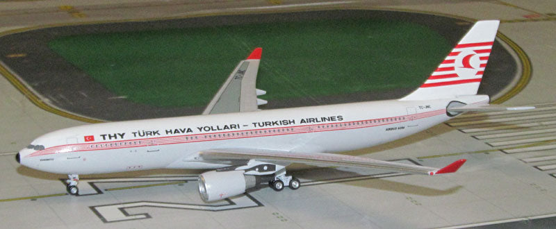 Turkish Airlines Airbus A330-203 TC-JNC Retro colors 1:400 scale Aeroclassics