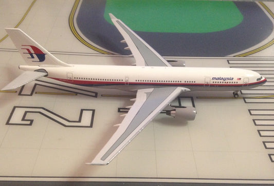 Malaysian Airbus A330-322 9M-MKE 1/400 scale diecast Aeroclassics