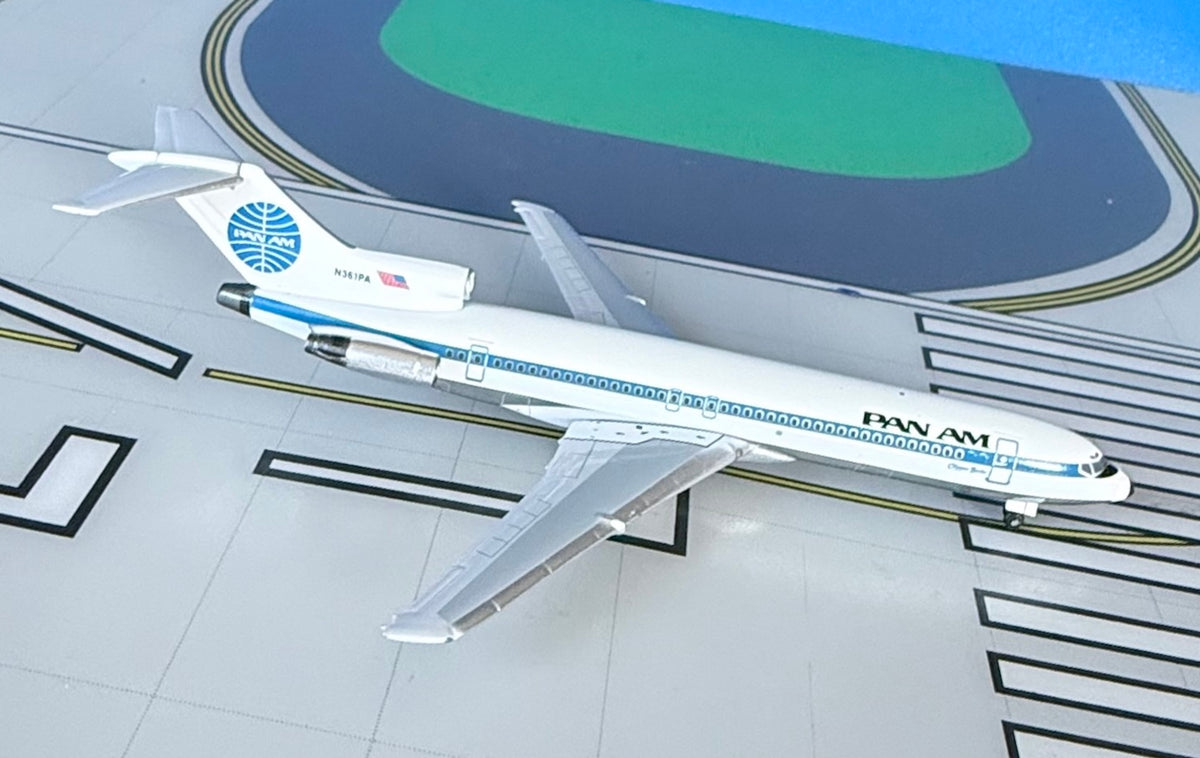 Pan Am Boeing 727-200/Adv N361PA 1980's colors 1:400 scale diecast Aeroclassics