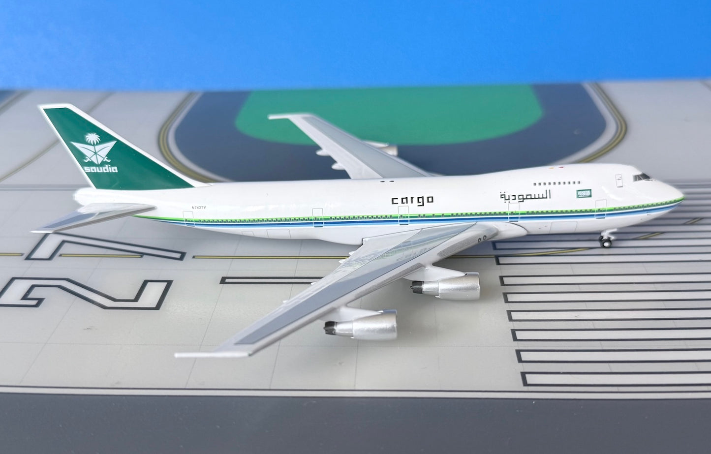 Saudia Cargo Boeing 747-200/SCD N743TV 1980s 1:400 scale diecast Aeroclassics