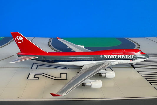 Northwest Boeing 747-400 N676NW 2000s colors 1:400 scale diecast AeroClassics