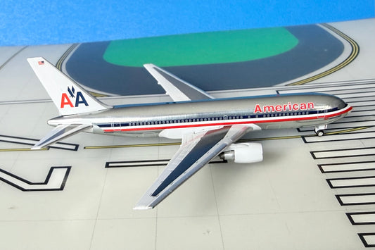 American Boeing 767-200 N308AA Old colors 1:400 scale diecast Aeroclassics