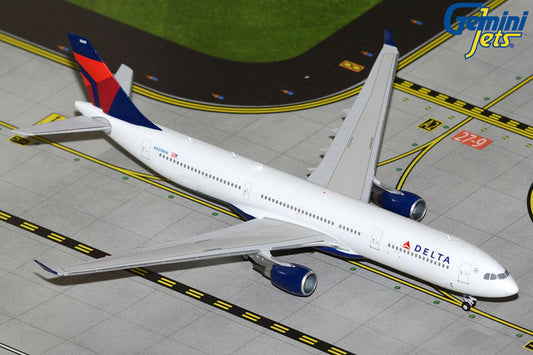 Delta Airbus A330-302 N829NW current colors 1:400 scale diecast GeminiJets