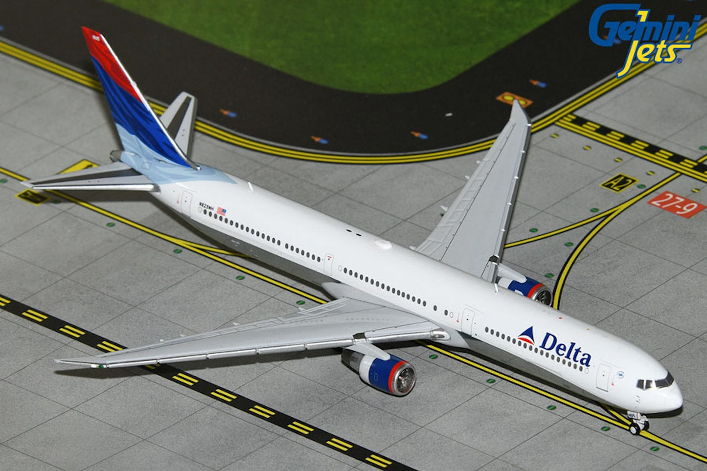 Delta Boeing 767-400ER N829MH Colors in Motion 1:400 scale diecast GeminiJets