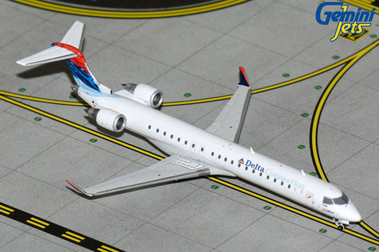 Delta Connection CRJ-900 N806SK Colors in Motion 1:400 scale diecast GeminiJets