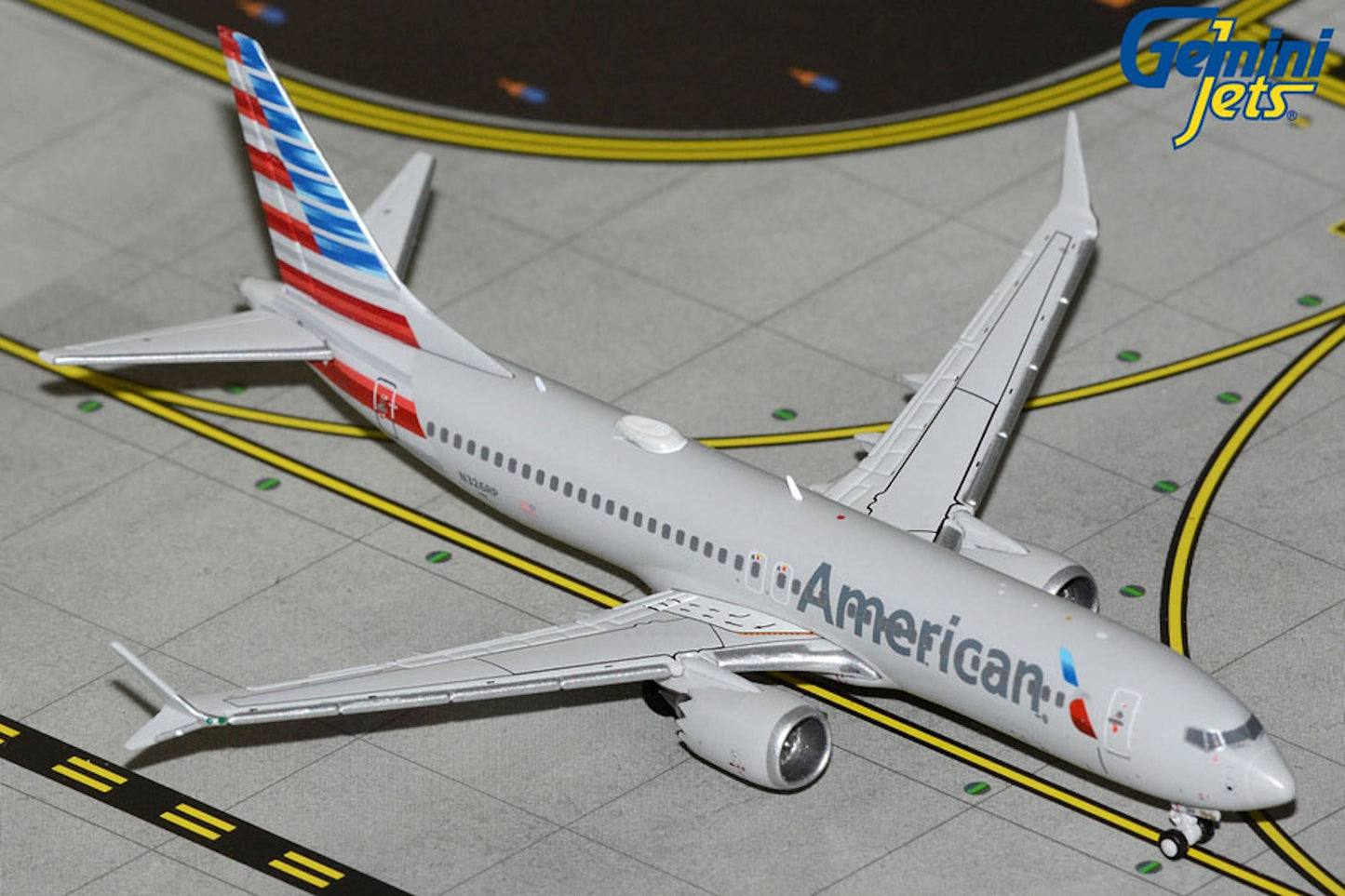 American Boeing 737 Max 8 N326RP Current colors 1:400 scale diecast GeminiJets