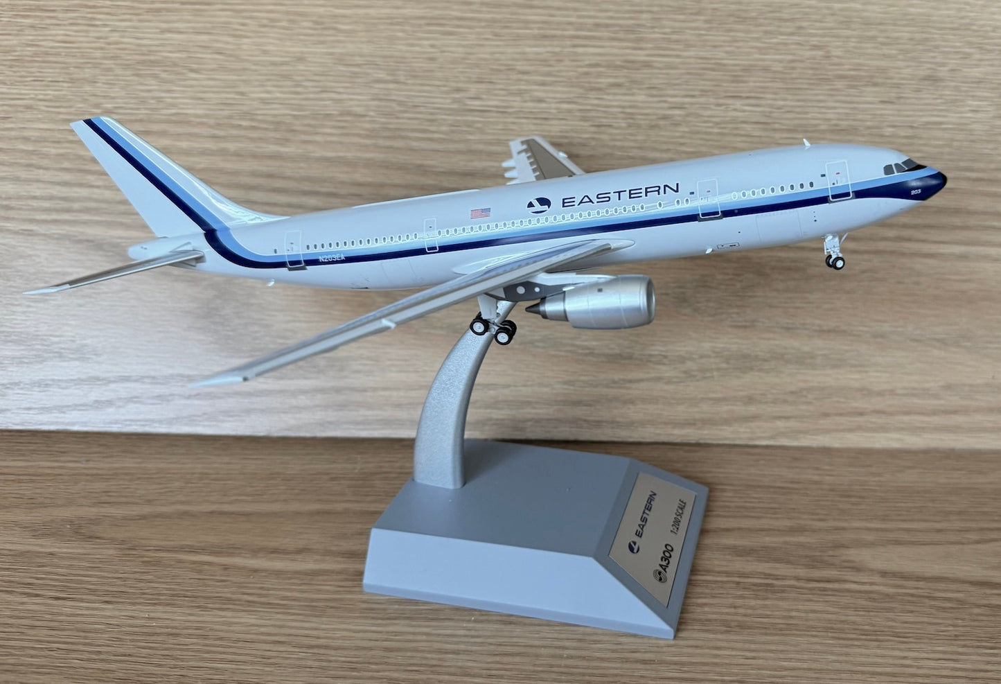 Eastern Airbus A300B4N 203EA 1980s Hockeystick colors 1:200 scale Inflight Model