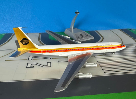 Continental Boeing 707-324C N17329 1970s Black Meatball colors 1:200 scale diecast Inflight