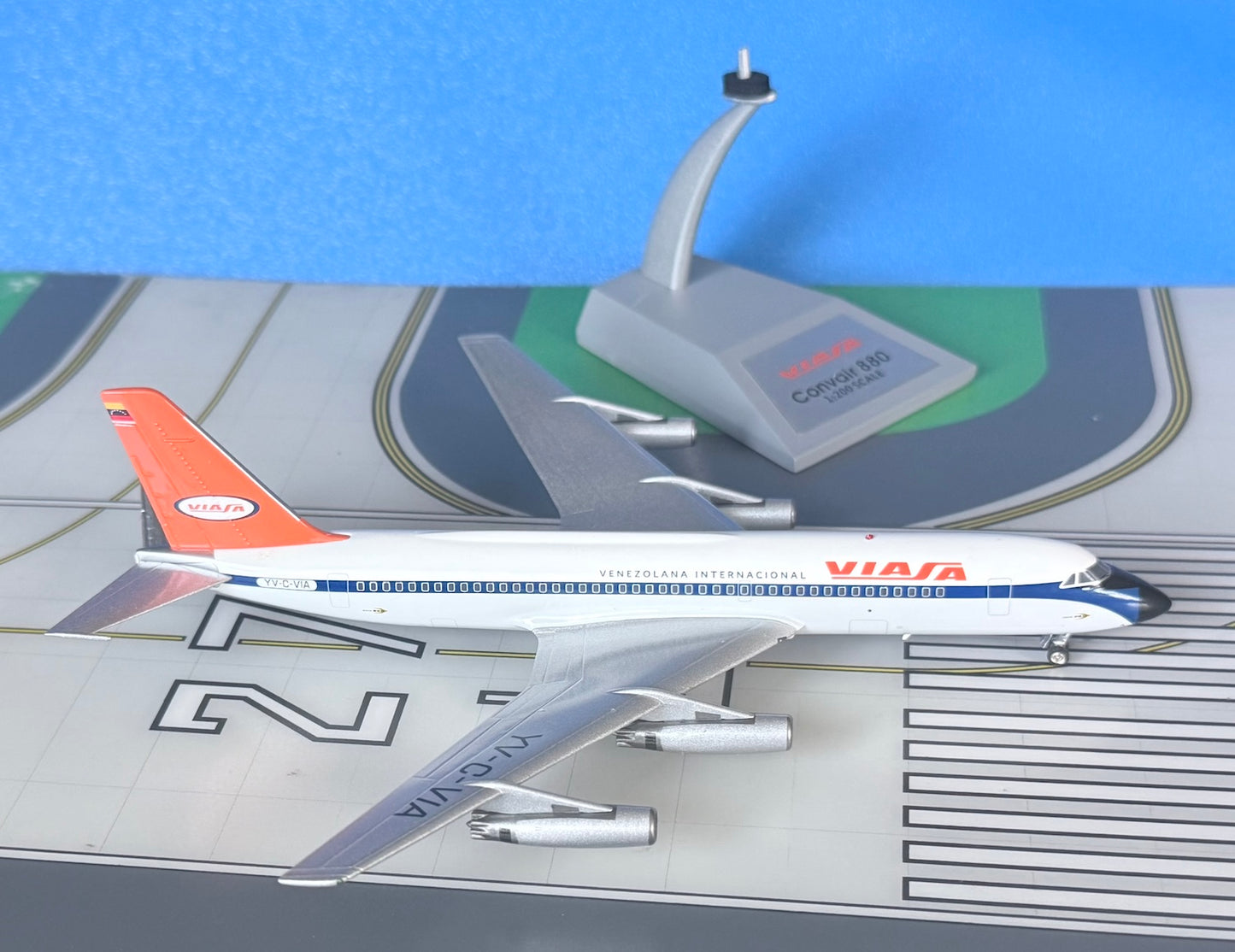 Viasa Convair 880-22M-21 YV-C-VIA 1960s colors 1:200 diecast Inflight Models