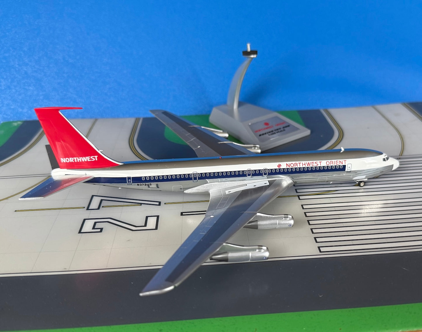 Share  Northwest Boeing 707-351C N373US 1970s colors 1:200 scale diecast Inflight/B