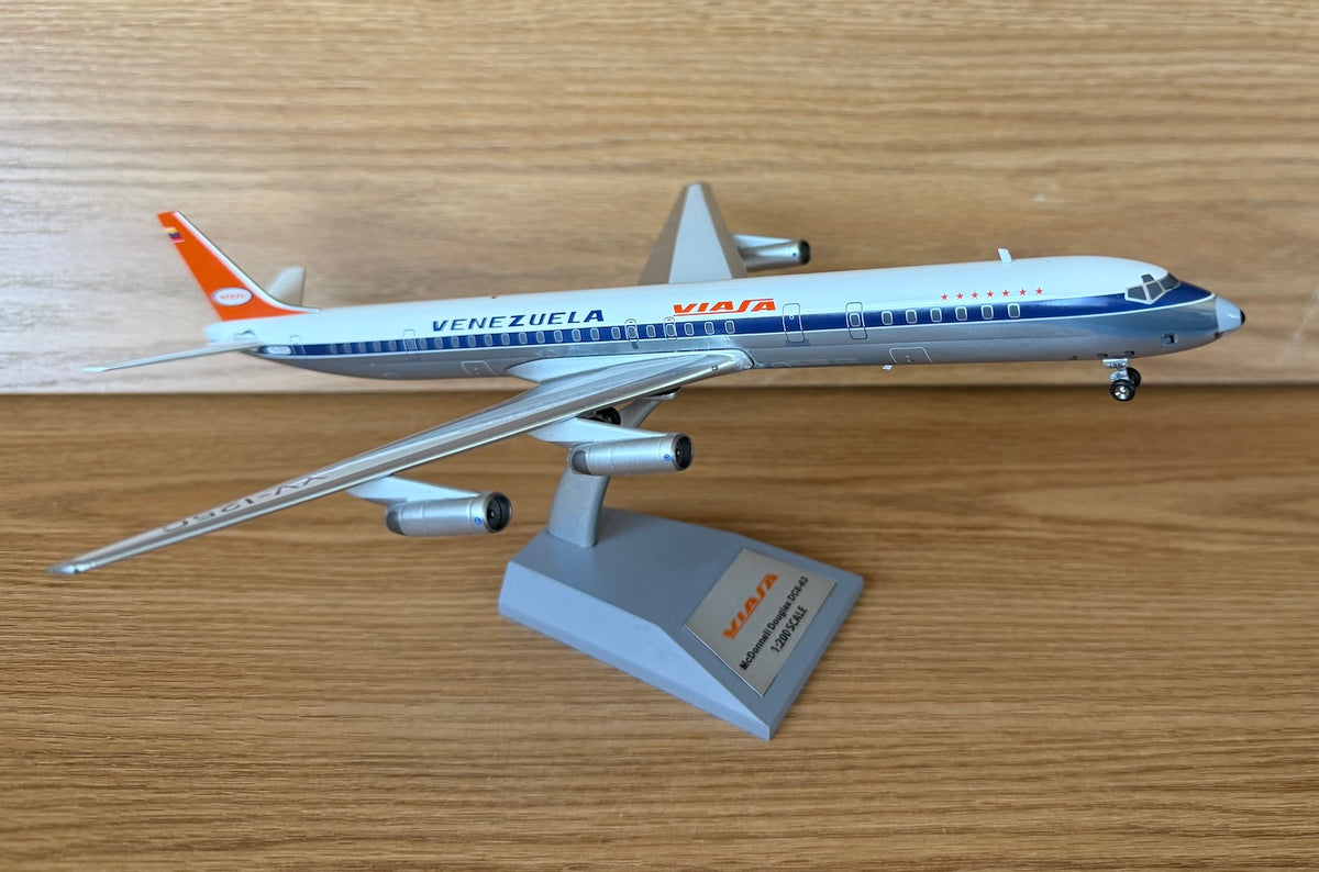 Viasa Douglas DC-8-63 YV-125C 1970's colors 1:200 scale diecast Inflight Models