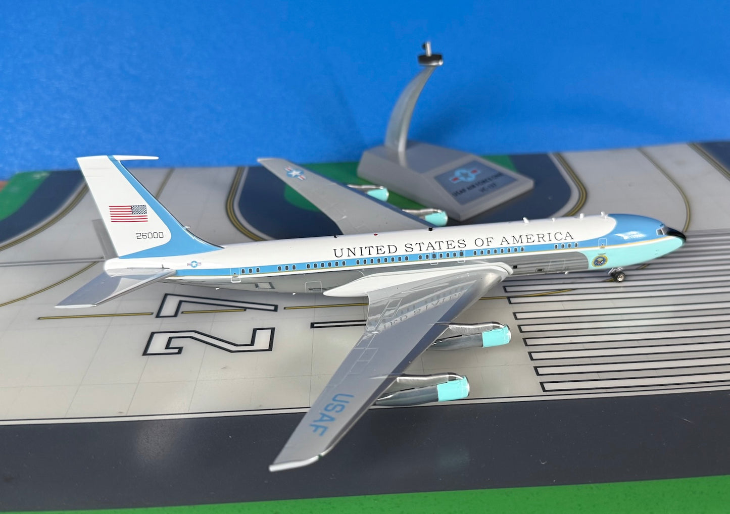 US Air Force Boeing VC-137B 26000 Air Force I 1:200 scale diecast Inflight