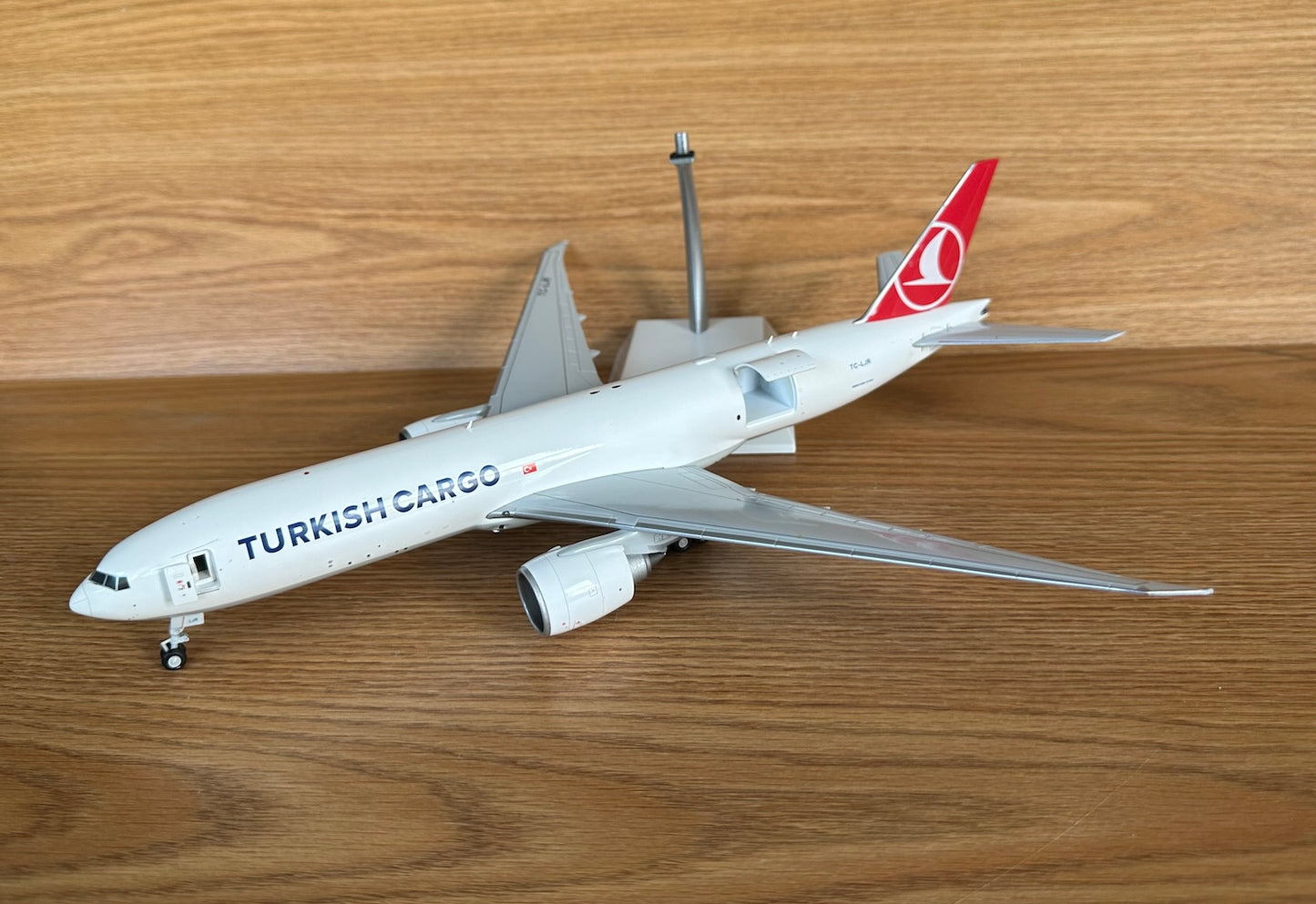 Turkish Cargo Boeing 777-F TC-LJR current colors 1/200 scale diecast JC Wings