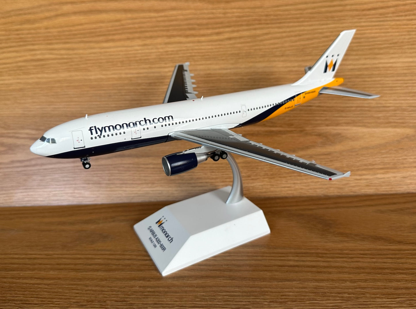 Monarch Airlines Airbus A300B4 G-MAJS 2000s colors 1:200 scale JC Wings