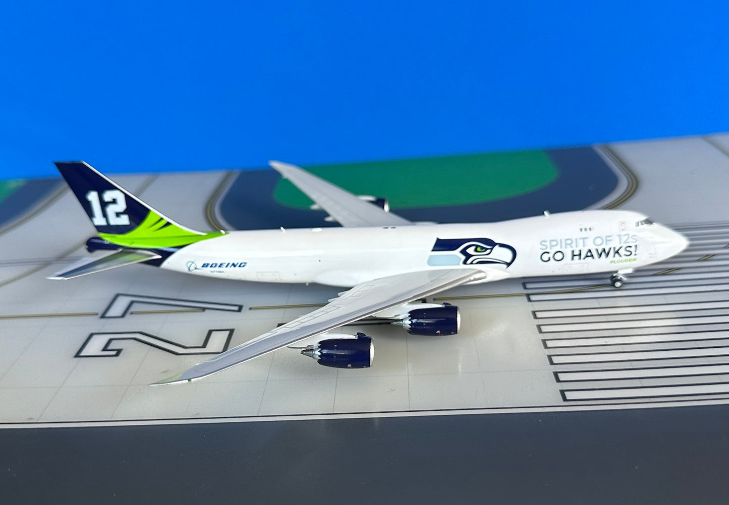 Boeing 747-8F N770BA 2014 Seattle Seahawks colors 1:400 scale diecast JC Wings