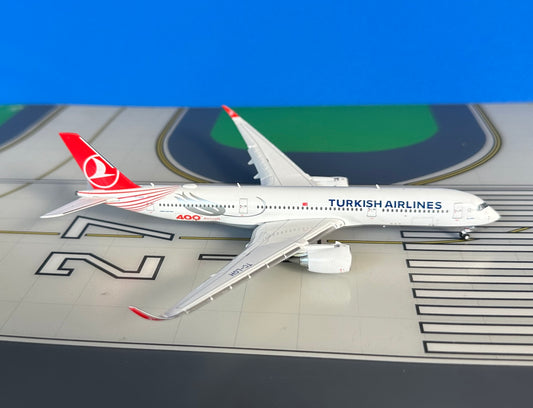 Turkish Airlines Airbus A350-941 TC-LGH, 400th aircraft, flaps down 1:400 scale diecast JC Wings