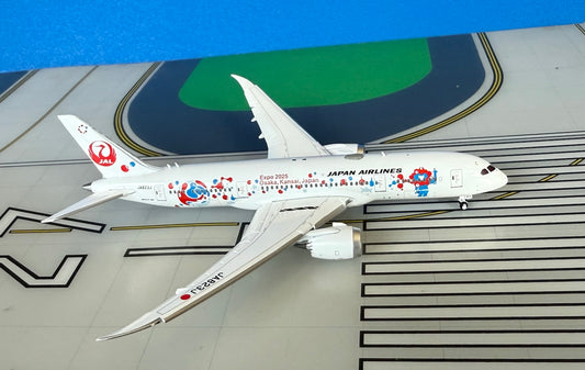 Japan Airlines Boeing 787-8 JA823J Expo 2025 Flaps down 1:400 scale diecast JC Wings