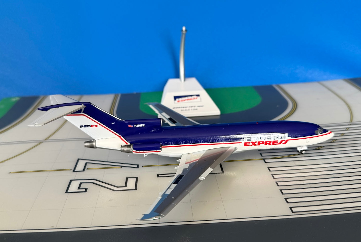 Federal Express Boeing 727-100C N115FE 1990s 1:200 scale diecast JC Wings