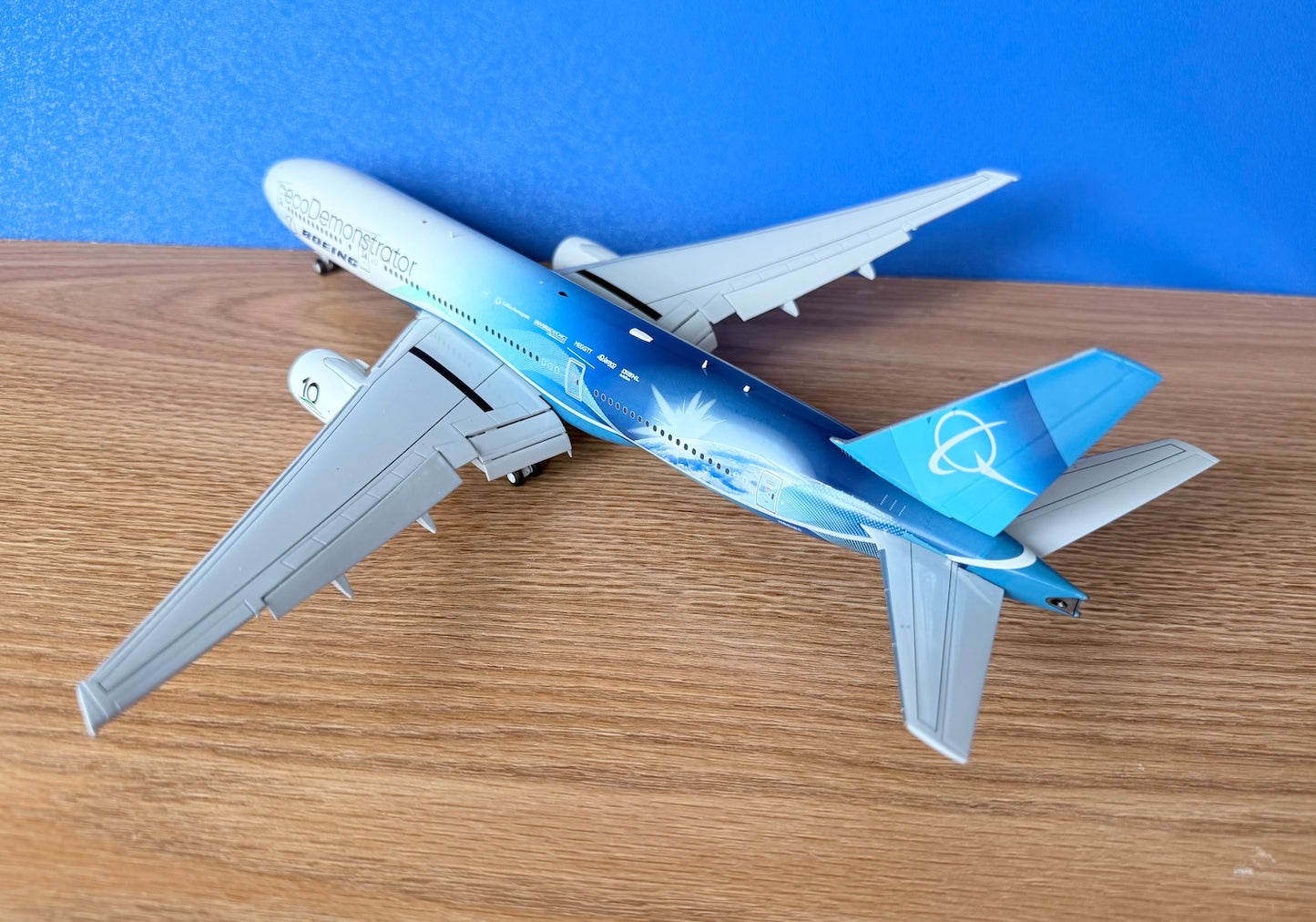 Boeing 777-200ER N861BC House EcoDemonstrator colors 1:200 scale diecast JC Wings