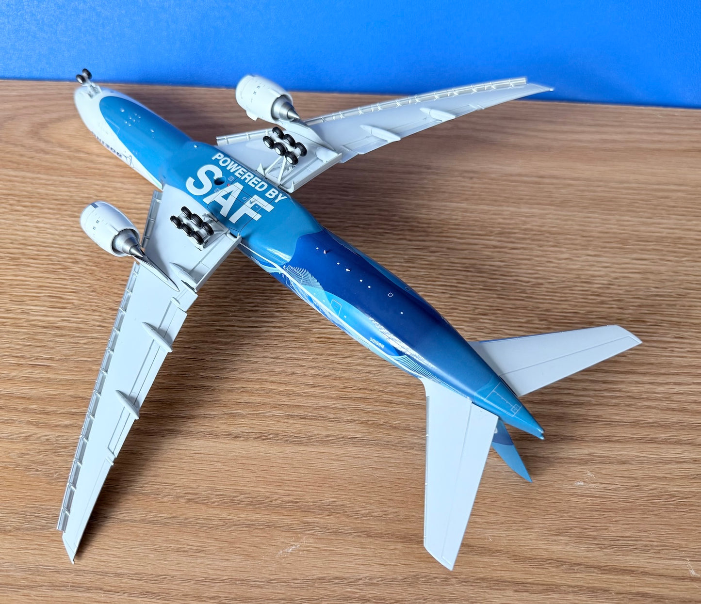 Boeing 777-200ER N861BC House EcoDemonstrator colors 1:200 scale diecast JC Wings