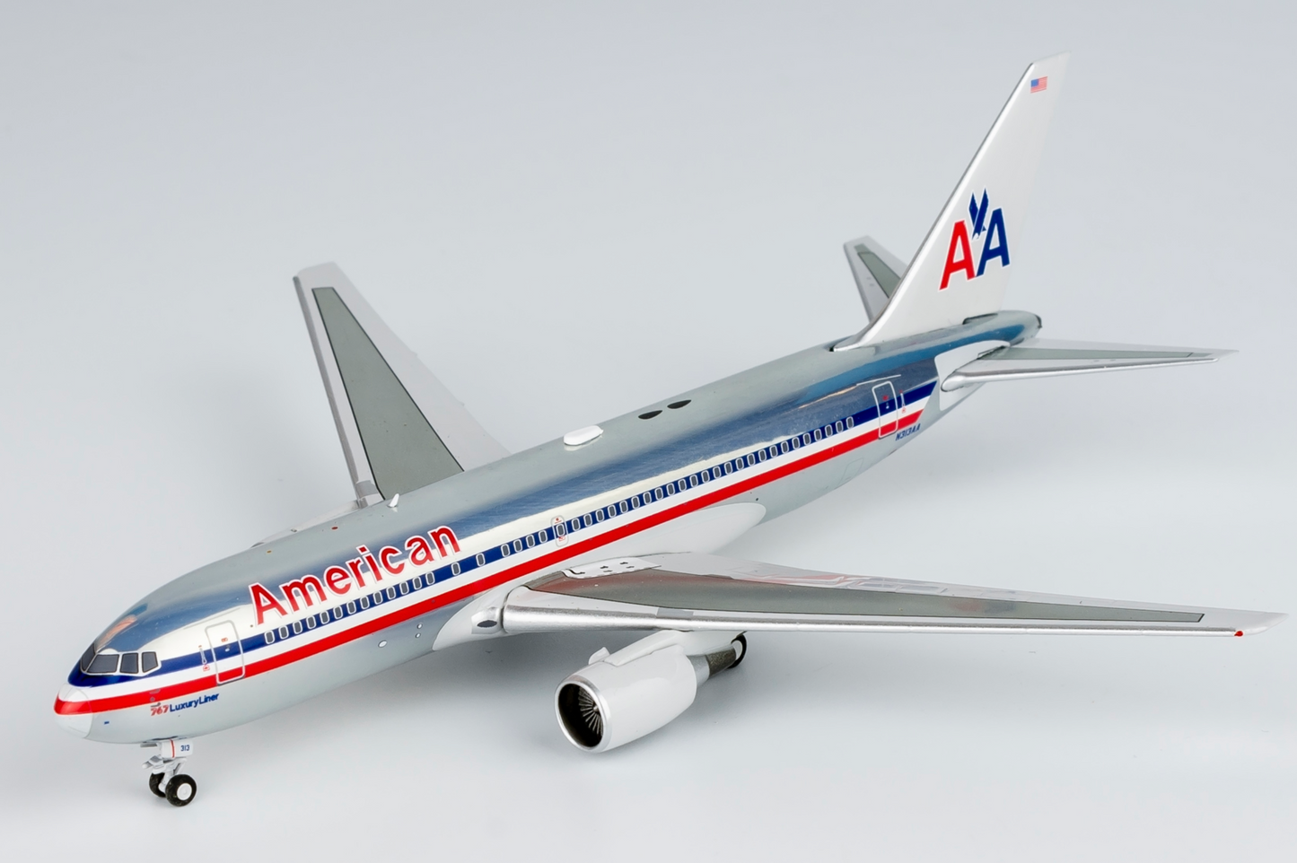 American Boeing 767-200 N313AA Final colors 1:400 scale diecast NG Models