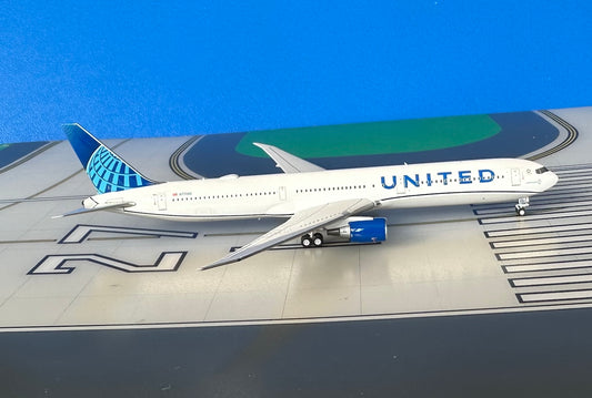 United Boeing 767-400ER N77066 new colors 1:400 scale diecast NG Models