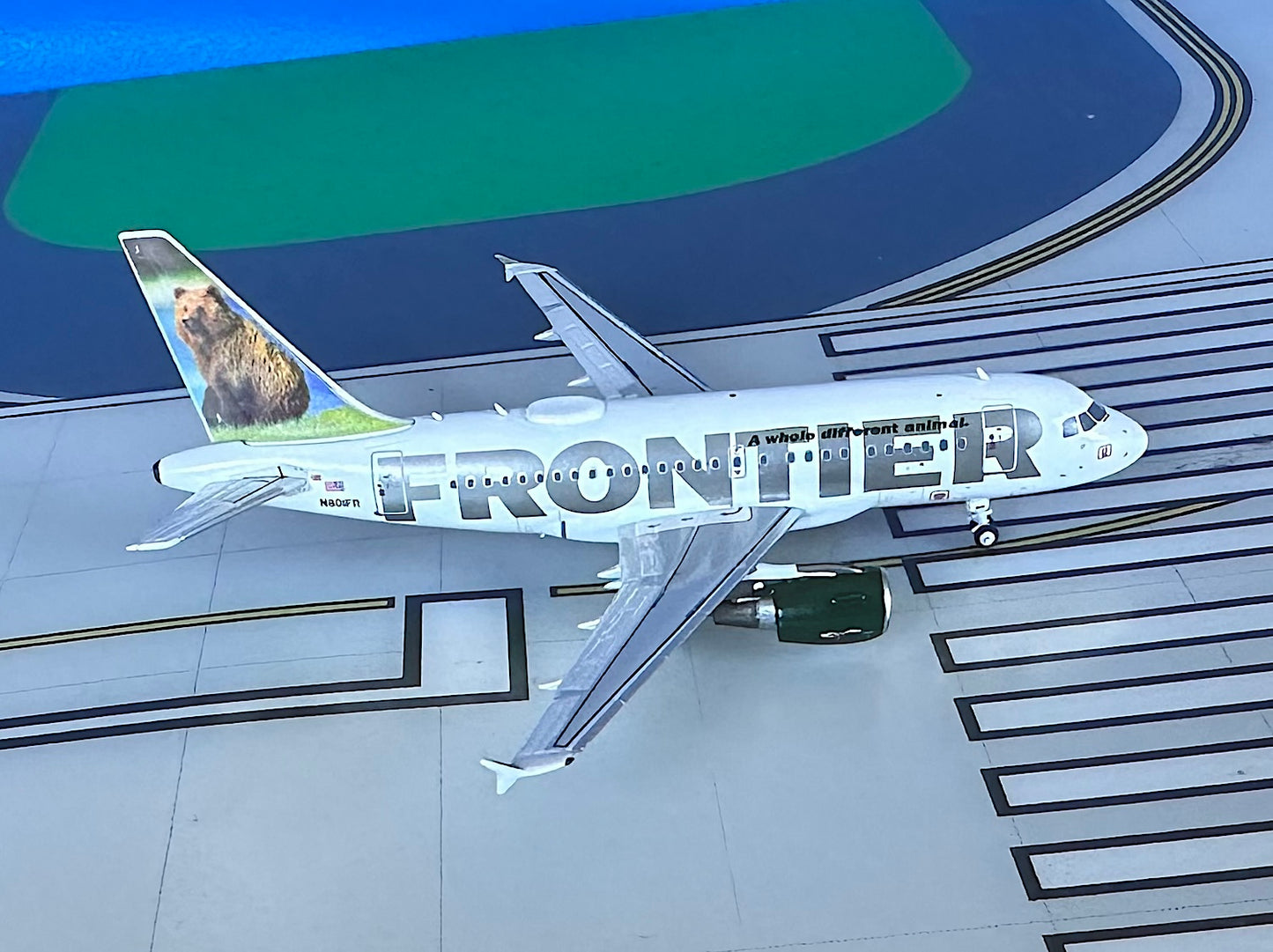 Frontier Airbus A318-111 N801FR Grizzly Bear 1:400 scale diecast NG Models