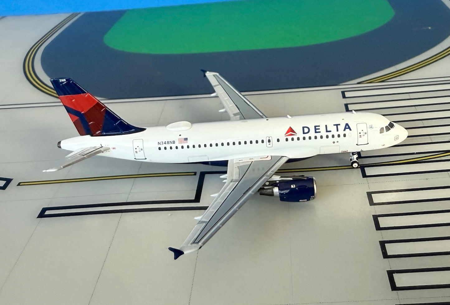 Delta Airbus A319-114 N348NB Current colors 1:400 scale diecast NG Models