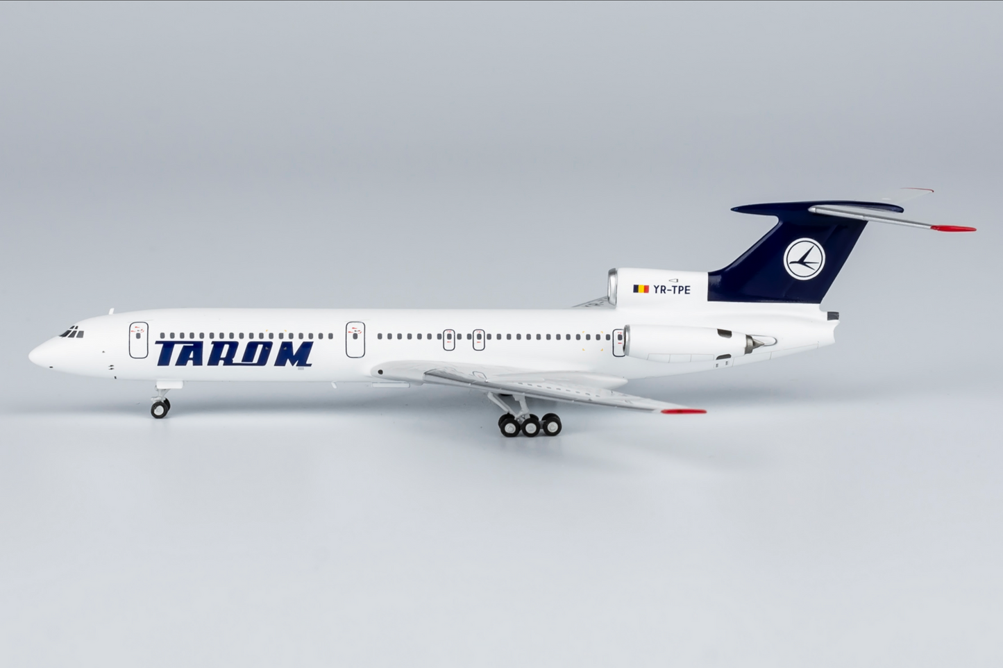 Tarom Tupolev TU-154B YR-TPE final colors 1:400 diacest NG Models