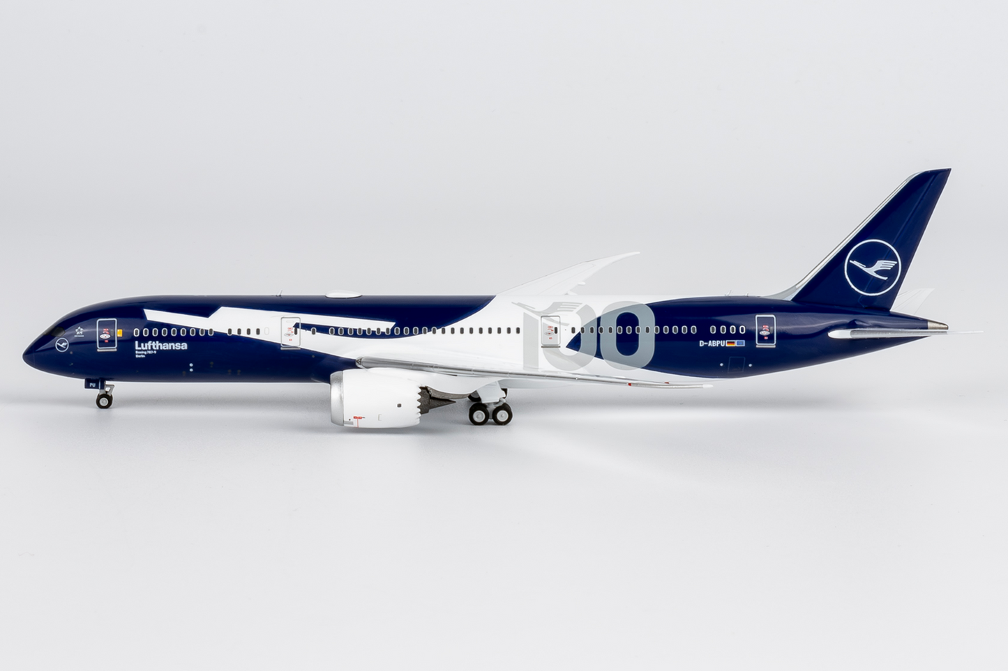 Lufthansa Boeing 787-9 D-ABPU Special 100 years colors ultimate series 1:400 scale diecast NG Models