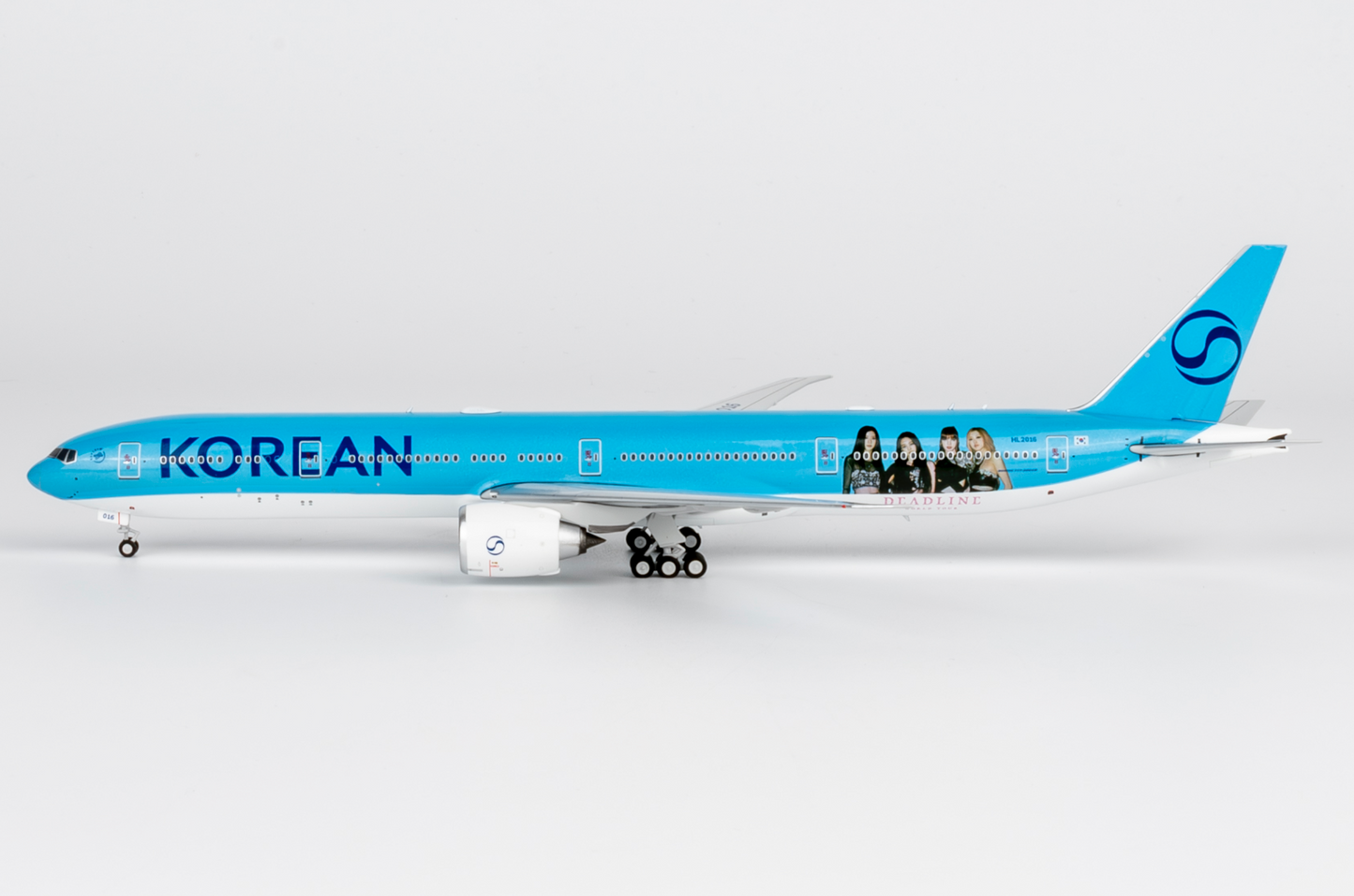 Korean Air Boeing 777-300ER HL2016 Black/Pink Ultimate 1:400 scale diecast NG Models