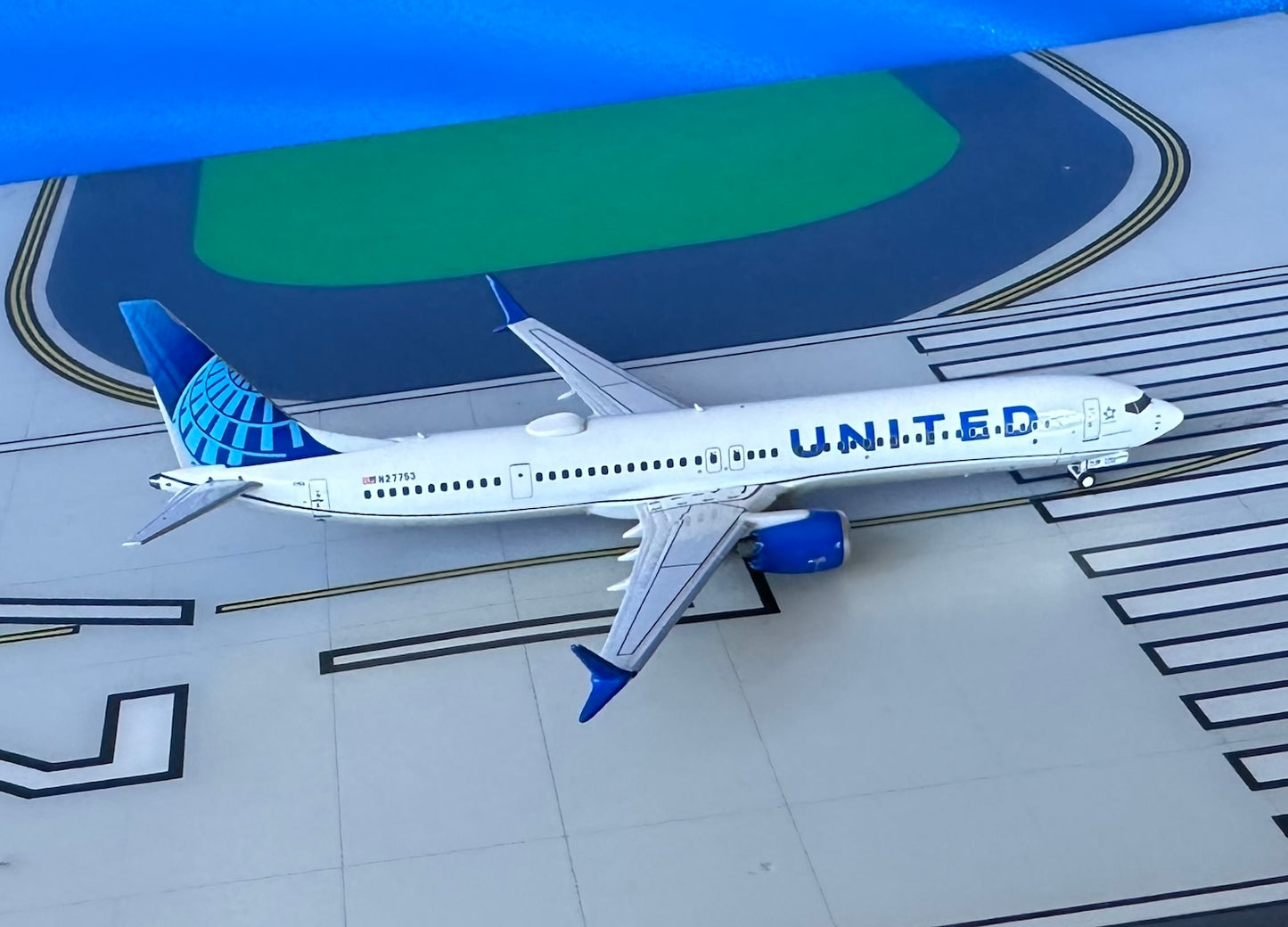 United Boeing 737 Max 10 N27753 post merger 1/400 scale diecast NG Models