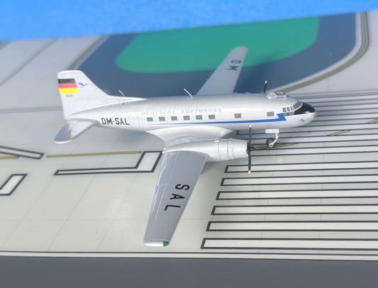 Deutsche Lufhansa Ilushun IL-14P DM-SAL 1:200 scale diecast Phoenix Models