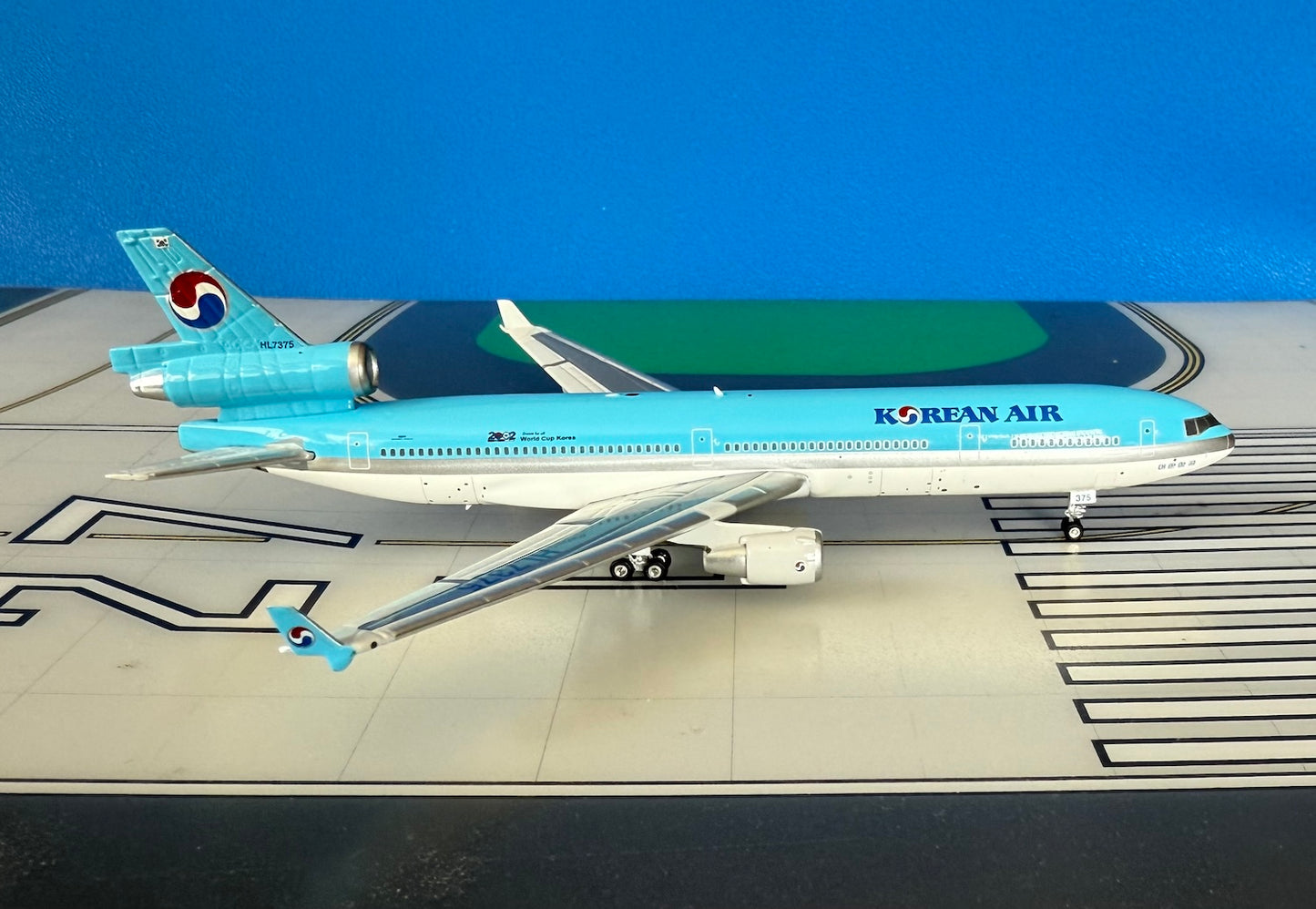 Korean Air McD Douglas MD-11 HL7375 World cup 2002 1:400 scale diecast Phoenix Models