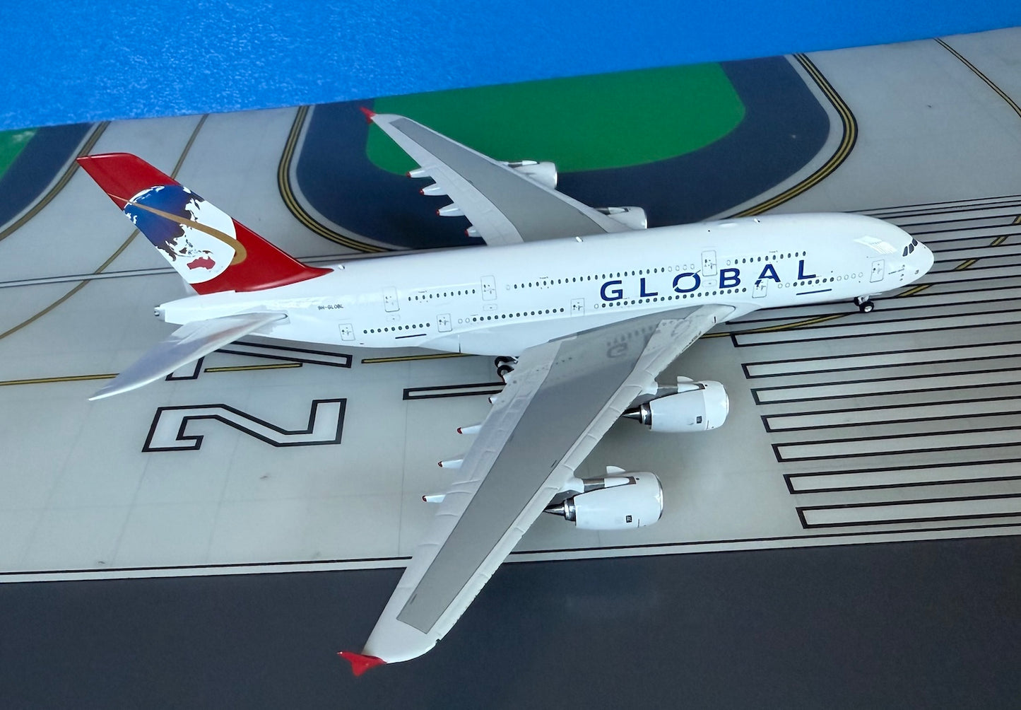 Global Airlines Airbus A380-841 9H-GLOBL Currnt 1/400 scale diecast Phoenix Models