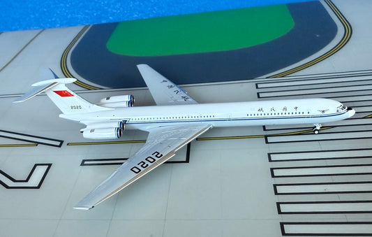 CAAC llyushin IL-62 2020 1970's colors 1:400 scale diecast Phoenix Models