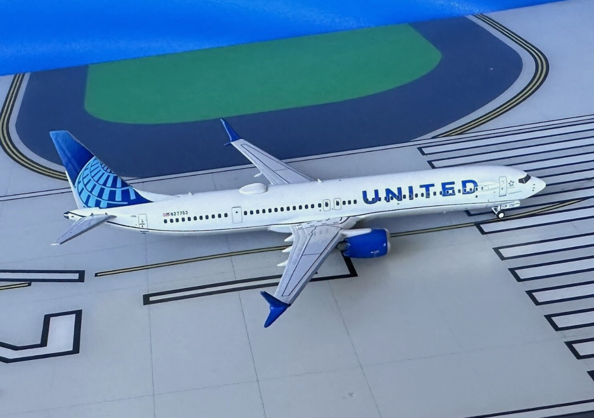 United Boeing 737 Max 10 N27753 post merger 1/400 scale diecast NG Models