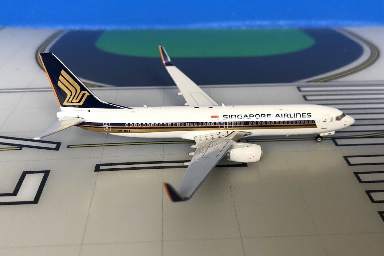 Singapore Airlines Boeing 737-800/Winglets 9V-MGA 1/400 diecast Phoenix Models