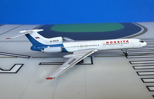 Rossiya Tupolev TU-154M RA-85658 2000s colors 1/400 scale diacest Aeroclassics