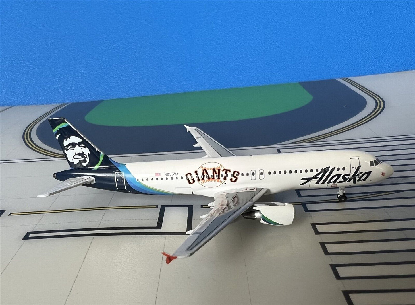 Alaska Airlines Airbus A320-214 N855VA Giants 1/400 scale diecast Aeroclassics