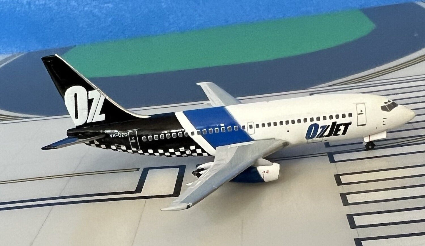 OzJet Boeing 737-200/Adv VH-OZQ 2004 colors 1/400 scale diecast Aeroclassics