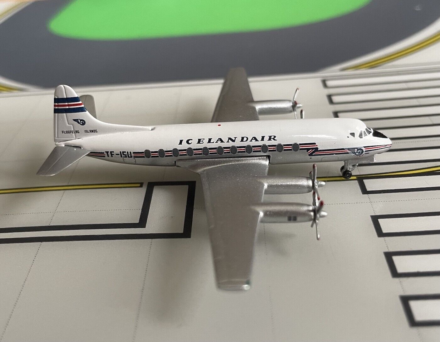 Icelandair Vickers Viscount 759D TF-ISU 1/400 scale diecast Aeroclassics